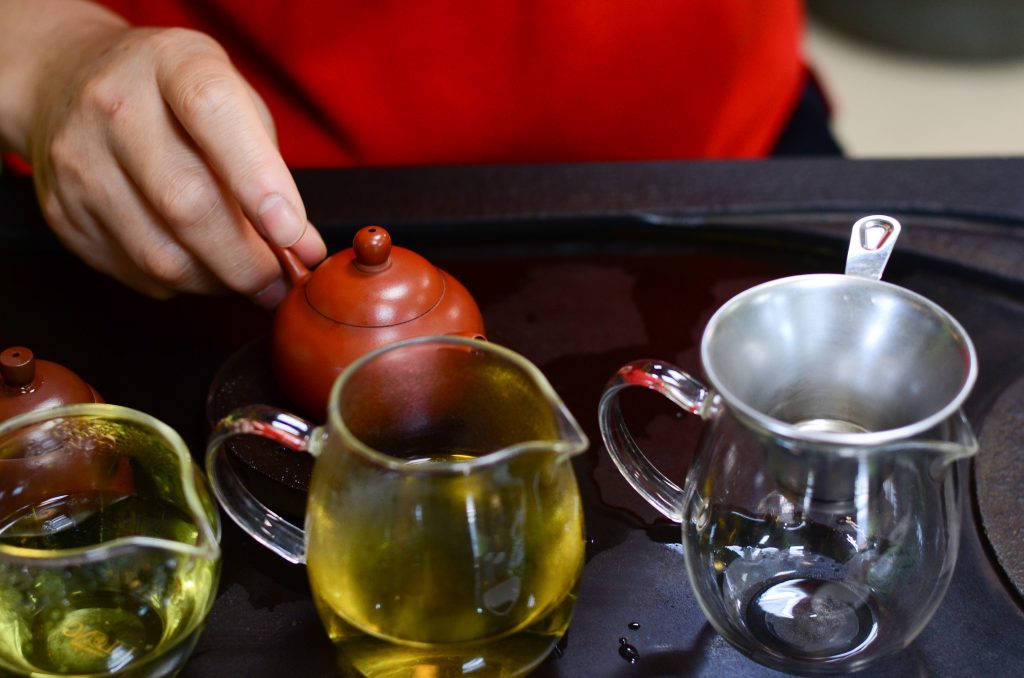 Taiwanese Glass Pouring Pitcher — Shang Tea