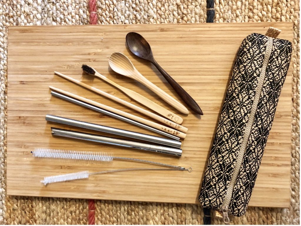 Alternatives to plastic straws and utensils that can be used in the famous bubble tea in Taiwan. Photo of metal straws and wooden spoons. 